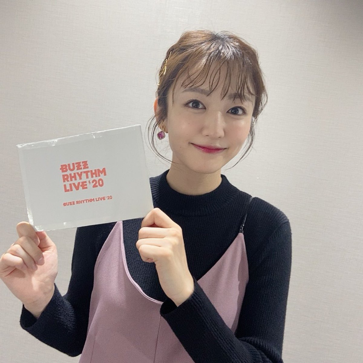 滝菜月 日本テレビアナウンサー 先日のバズリズムライブ1日目 The Yellow Monkeyさんの ライブの様子を イエモン大ファンの ファーストサマーウイカさんと 神尾楓珠さんを お迎えして語り尽くします 今夜24 59 バズリズム02是非ご覧下さい 滝菜月 日本テレビアナウンサー 先日のバズリズムライブ1日目 The Yellow Monkeyさんの ライブの様子を イエモン大ファンの ファーストサマーウイカさんと 神尾楓珠さんを お迎えして語り尽くします 今夜24 59 バズリズム02是非ご覧下さい