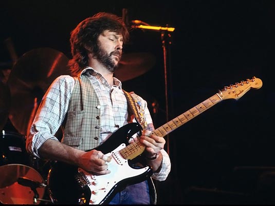 MainatJM's tweet photo. Si Twitter fa la seva màgia, potser podré recuperar aquest jukebox Wurlitzer OMT 1015 amb adaptador de CDs i aquesta guitarra eléctrica Fender Stratocaster "Blackie", reproducció de la mítica guitarra d'Eric Clapton.
Qualsevol informació per DM será benvinguda. https://t.co/HF82bLsLhq