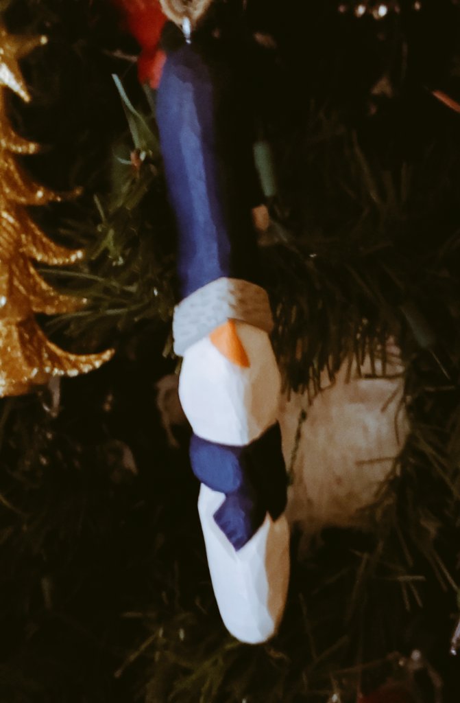 JillybeanRRTX's tweet photo. @BendingLimb I love my snowman!! 
Thank you for creating these unique ornaments and the craftsmanship is stellar. #OrnamentOfTheDay https://t.co/6KuAYdyZu7