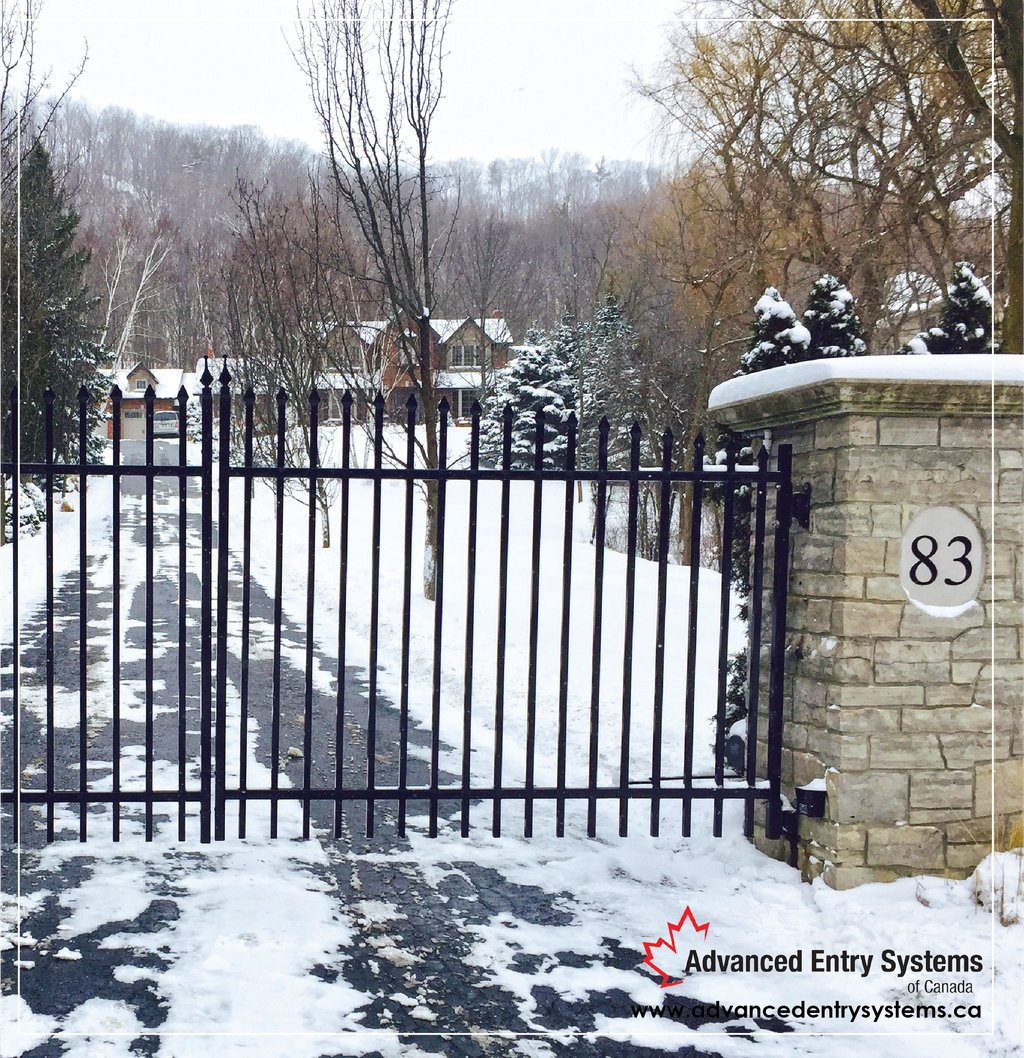 RomaFence's tweet image. An Automated Holiday Season! 🎅 ❄️ #automation #automateyourgate #AES #residential #homeowner #home #winter #snow #withstand #cold