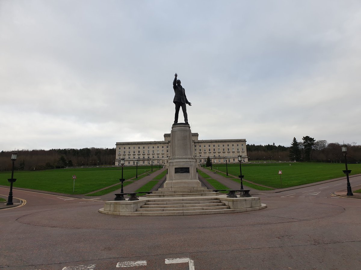 1/6 We're all familiar with the Carson statue at the top of Gunrunner Avenue (and you're still wondering why loyal Ulster has been a basket case for 100 years, bless). But I've never examined the four plaques on the plinth close up.