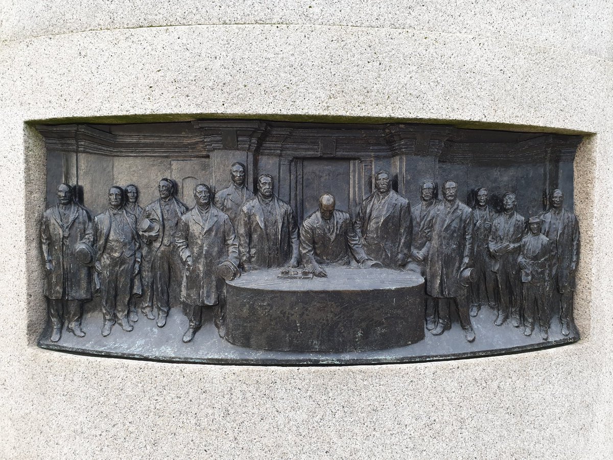 2/6 Head-on first, moving right. Signing the Covenant, 1912. Jamie Bryson second from right. An act of defiance, disloyalty and insurrection. We're all at it. More symbolic than Carson actual criminality, but not likely to foster cohesion. As we've seen to our cost.
