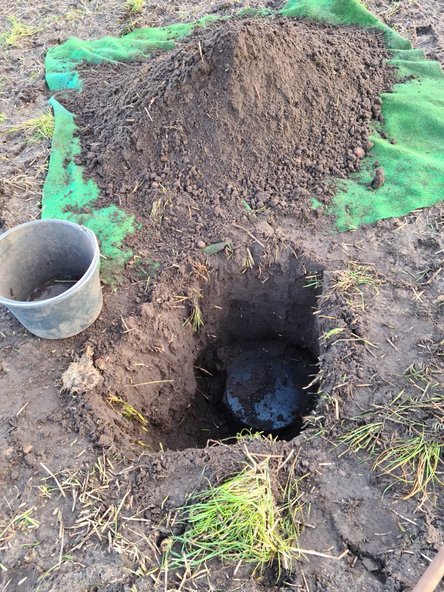 dk_vng_ICOS's tweet photo. Today the top soil instruments were reinstalled after plowing and sowing of winter wheat last week. The operation of removing and reinstalling of all soil meteorological instruments above 50 cm of depth takes place 1-2 times a year. @ICOS_RI https://t.co/cPDy9hu055
