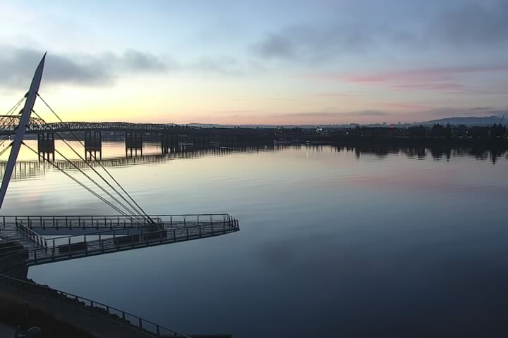 I ❤️this view! Happy Friday everyone! #sunrise #fridaymorning #vancouverwa