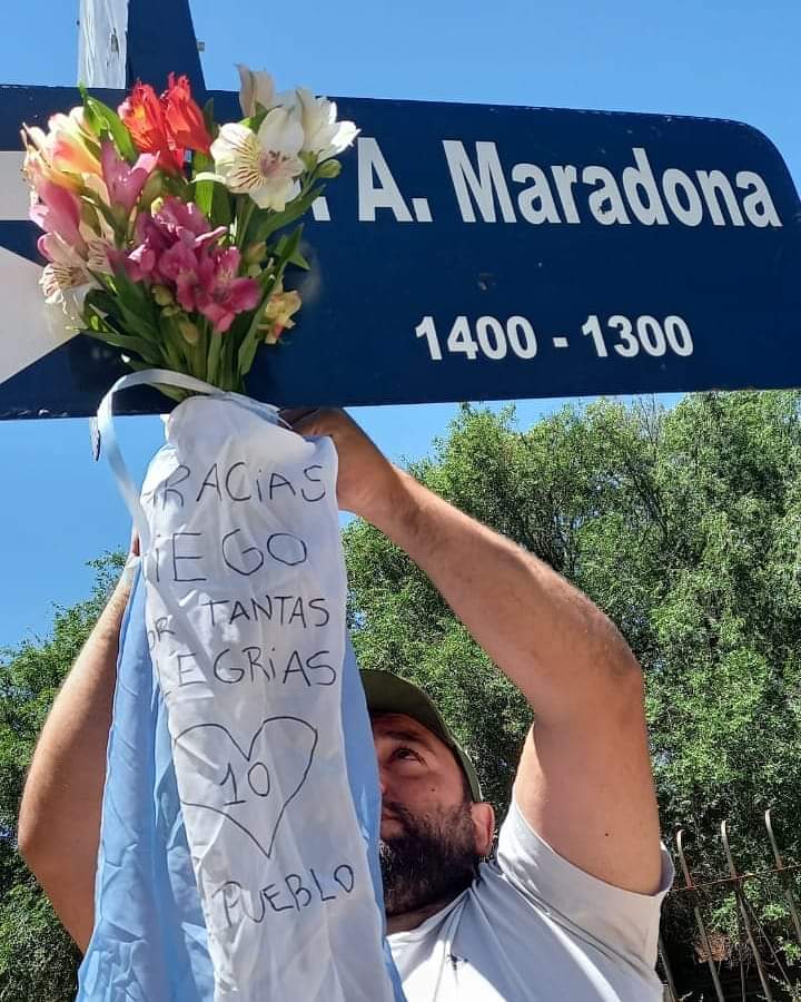 JR on Twitter: "Calle Diego Maradona. Santa Rosa la Pampa. Primera ciudad  del país con una calle con el nombre de Diego https://t.co/iA5F0oTqQx" /  Twitter