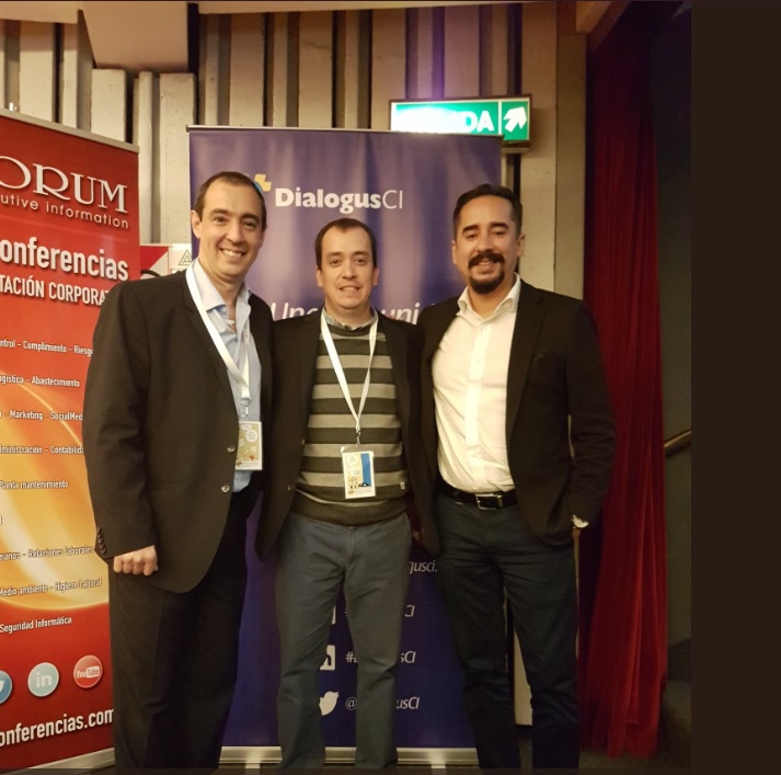 jaimejavier's tweet photo. Aquí, con parte del Team #DialogusCI, @mbilella y @MaxiBlanc hace 3 años en el 11° #COMINFORUM en #Argentina, un clásico de la #ComunicaciónInterna que se extraña. Desde siempre, la comunidad #DialogusCI presente, apoyando e impulsando todos los eventos sobre #CI de la región. https://t.co/dkvRRNhrw2