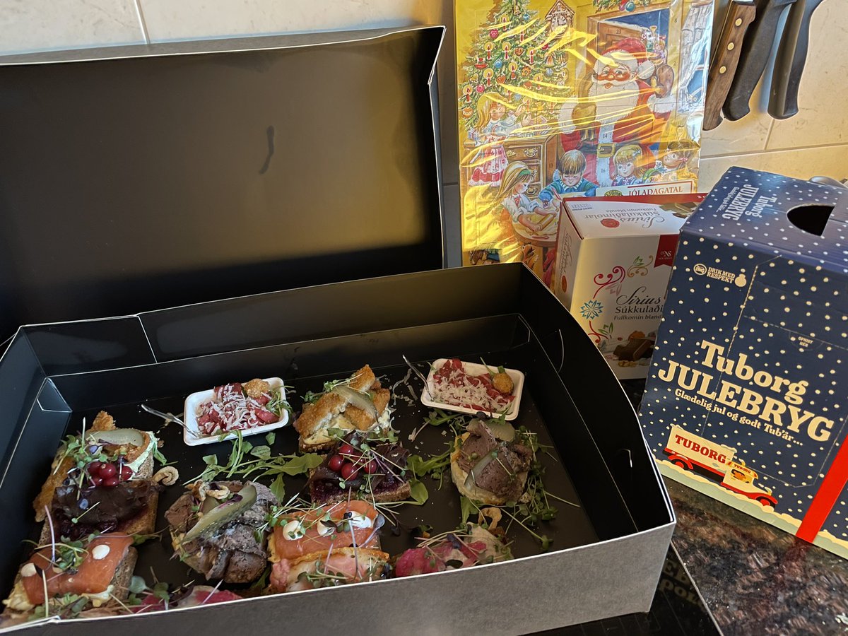 Jólahlaðborðið komið í hús!