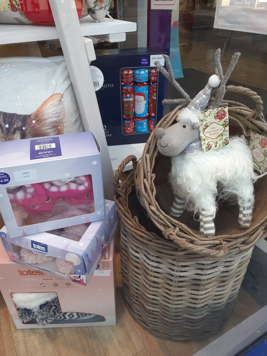 We have lots of great ideas for Christmas presents. It's hard to resist 🎅🤶😆 #aberdeen #crukshops #christmas