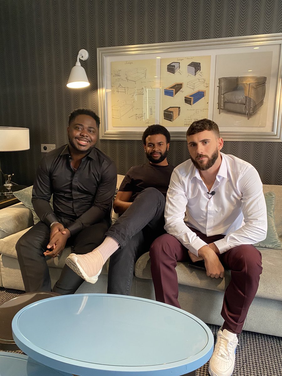 AlecLVN's tweet photo. @Elevatedfr x @NetflixFR soon 😉

S/o @illancto @LiilSergeOffish @guirri95 https://t.co/RS1eW8GHKe