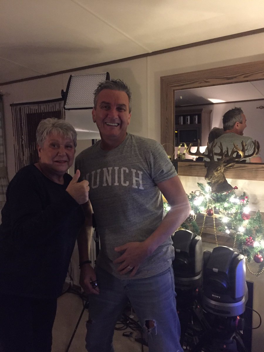 Lee And Jenny tweet media