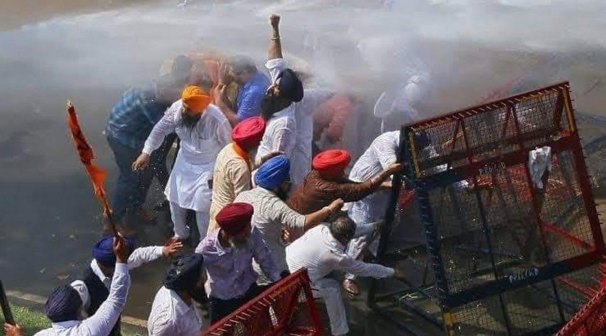 randeepssarai's tweet image. The treatment of #PunjabFarmers is deplorable. Farmers are the strength and backbone of the Punjab and they deserve to be treated with respect. 

I stand in solidarity with the #PunjabFarmers.