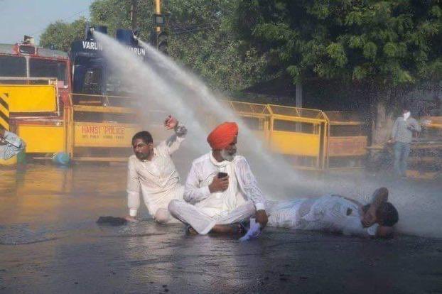 randeepssarai's tweet image. The treatment of #PunjabFarmers is deplorable. Farmers are the strength and backbone of the Punjab and they deserve to be treated with respect. 

I stand in solidarity with the #PunjabFarmers.