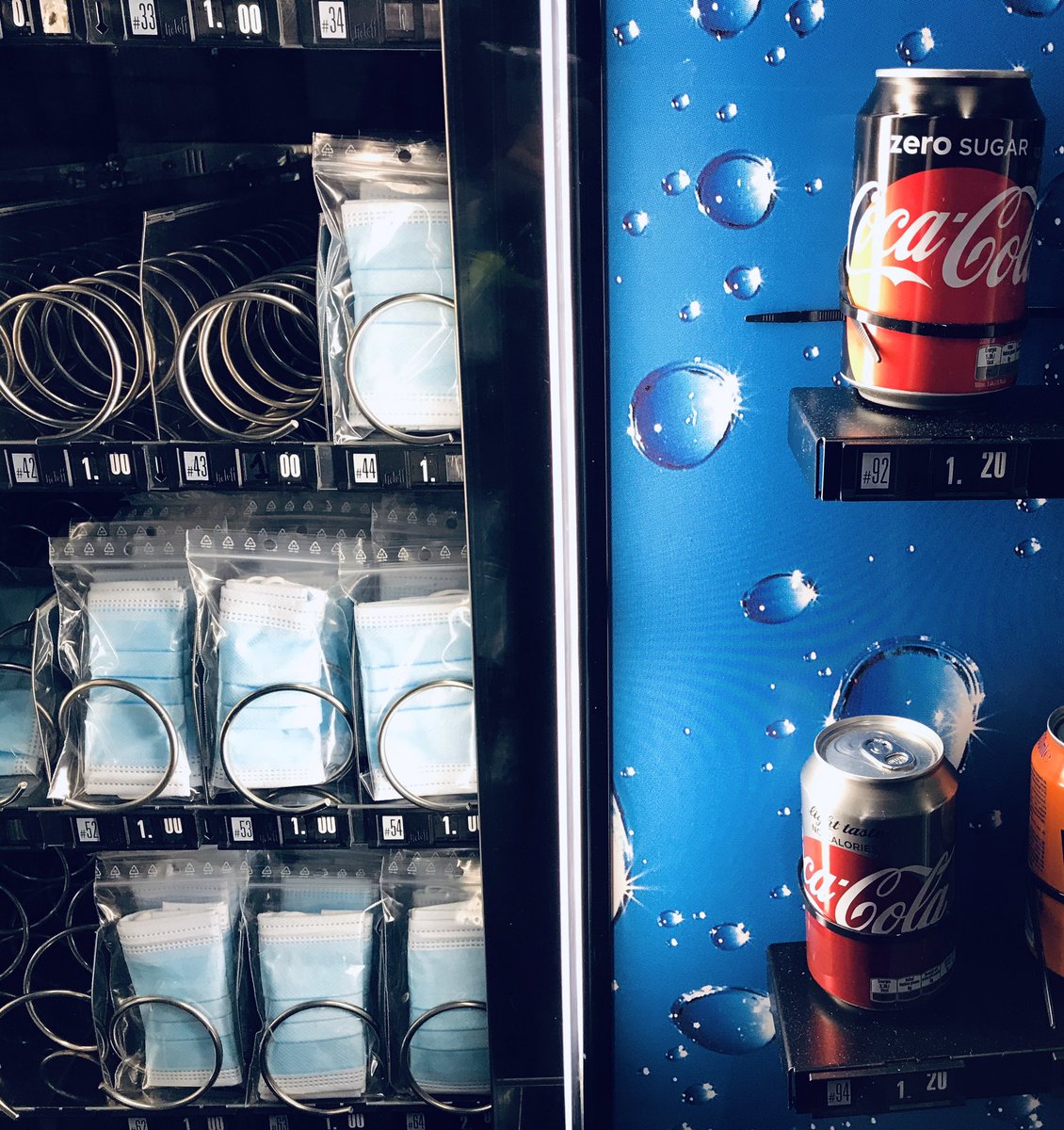 Dag 2/7: 
Drankautomaten anno 2020. 
Hoe ik de voorbije 2 weken steevast mijn dag startte, verheugd om deze  nieuwe professionele uitdaging bij <a href="/UZLeuven/">UZ Leuven</a>. 
#CoronaCrisis #COVID19 #neurorehabilitation #physiotherapy #neuroPT