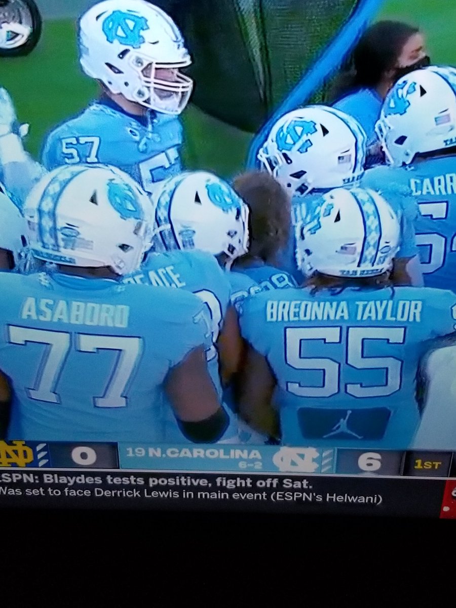 _armsopen's tweet image. Love UNC using national stage against Norte Dame to promote social justice on their jerseys