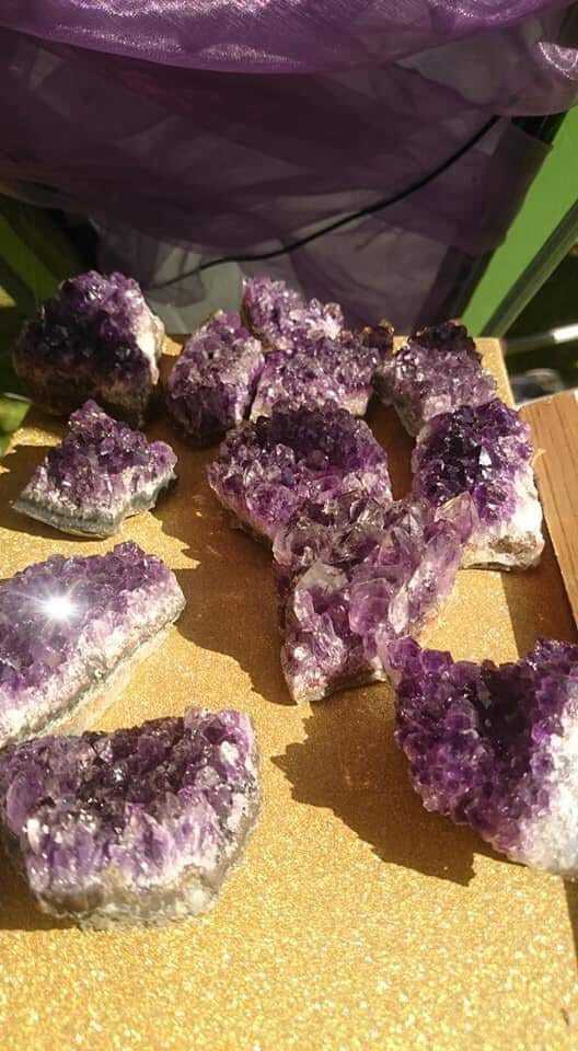 KeynshamInfo's tweet photo. If you want to #SupportLocal in #Keynsham this year, check out Hev n Jim's Crystals, Woodturning and Spiritual tools One Healing Creation online at https://t.co/knGt8UAdWh

#community #food https://t.co/Kb7LBADD1N