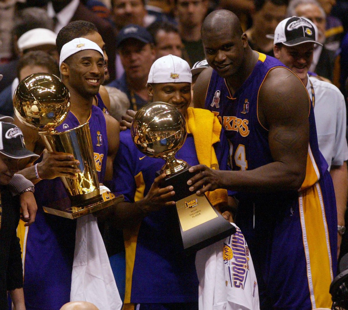 Kobe & Shaq - 2002 NBA Finals Stats (4th Quarter Scoring In The Last 2 Games)Kobe:11.5 PPG on 60.0 FG% & 63.6 TS%Shaq:5.5 PPG on 50.0 FG% & 62.2 TS%In Game 3, Kobe scored 12 points on 55.6 FG% & 55.8 TS%. In Game 4, Kobe scored 11 points on 66.7 FG% & 75.1 TS%.