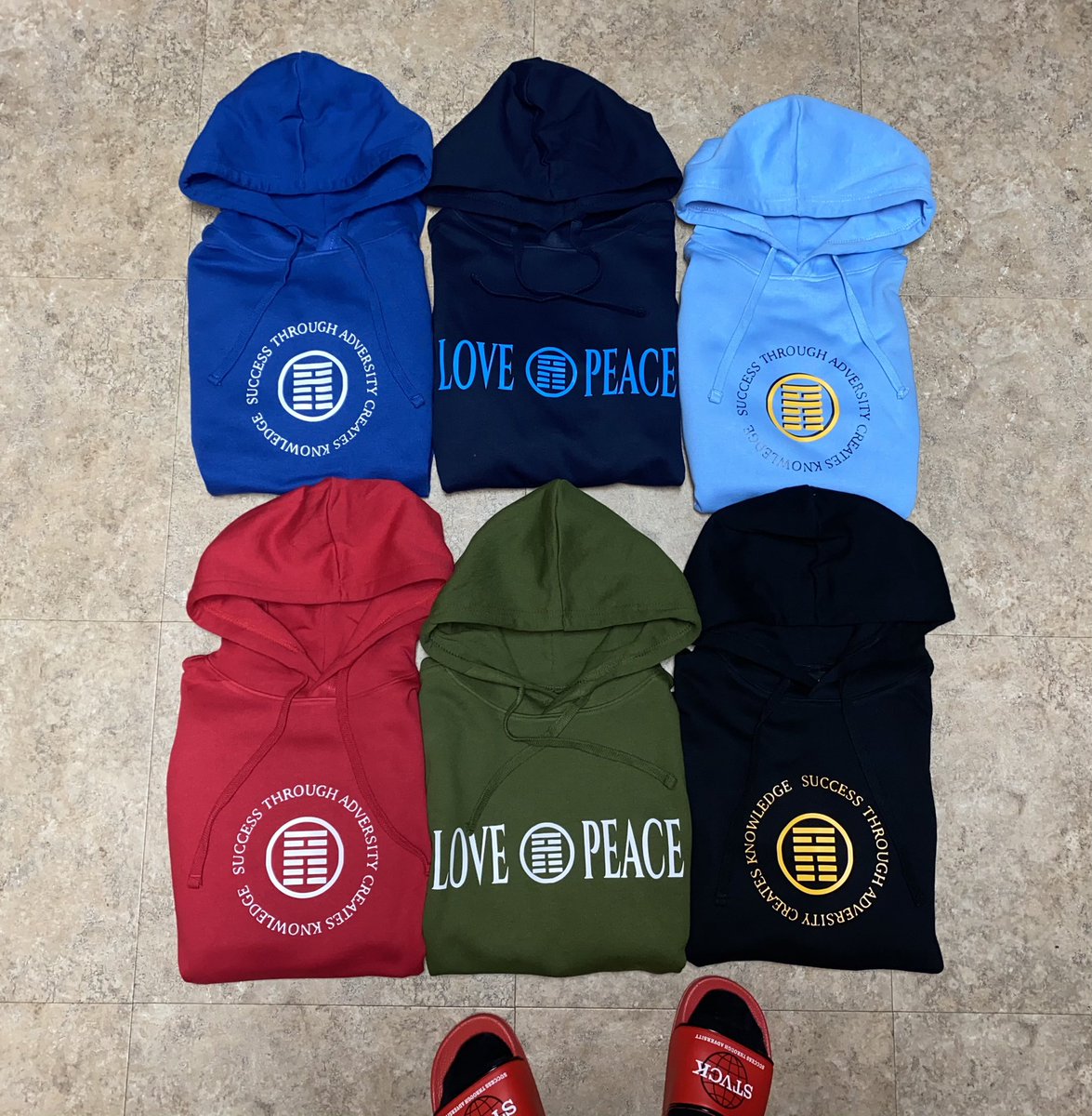 stvckprofet's tweet photo. We don’t deal with weak squares in this power circle

Power Circle Hoodies available now at https://t.co/bjgJLSJpyL. Enjoy and spread love &amp; peace 🥇 https://t.co/buLlGNSAS4