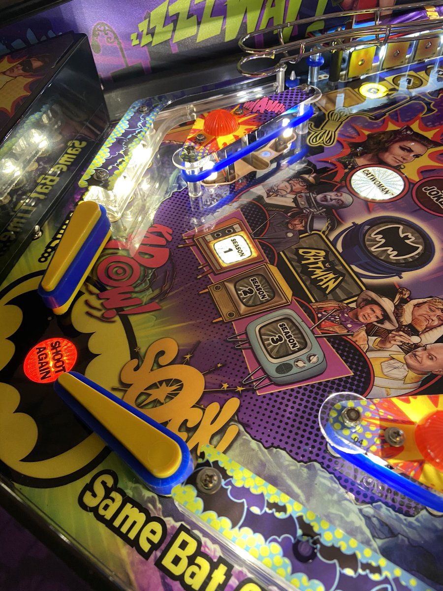 pinballbazaar's tweet image. More PerfectPlay #pinball action for you tonight. Aren’t you all a lucky lot. Do you think this #batman #pinballmachine looks better in blue?