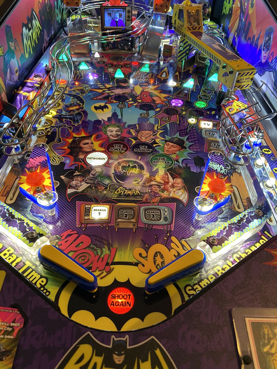pinballbazaar's tweet image. More PerfectPlay #pinball action for you tonight. Aren’t you all a lucky lot. Do you think this #batman #pinballmachine looks better in blue?