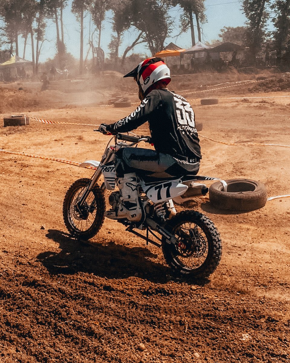imkev538's tweet photo. No matter what we have pitty or full on rally bike! We always ready to send it #fasthouse #disruptivegarage https://t.co/Pne7rMmu7Y