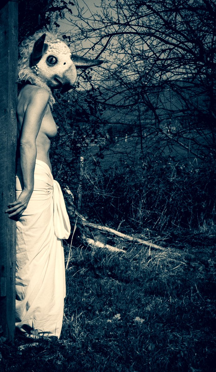 BrookesPics's tweet photo. Masked Nude - Somerset 2019 - Mask by textile artist Gladys Paulus #locationshoot #fineartphotography #fineartnude #mask #maskedmodel #sensual #nakedmask #nudeart #printsforsale shop https://t.co/Kaqu0rfhWM https://t.co/Vhv1VJwke1