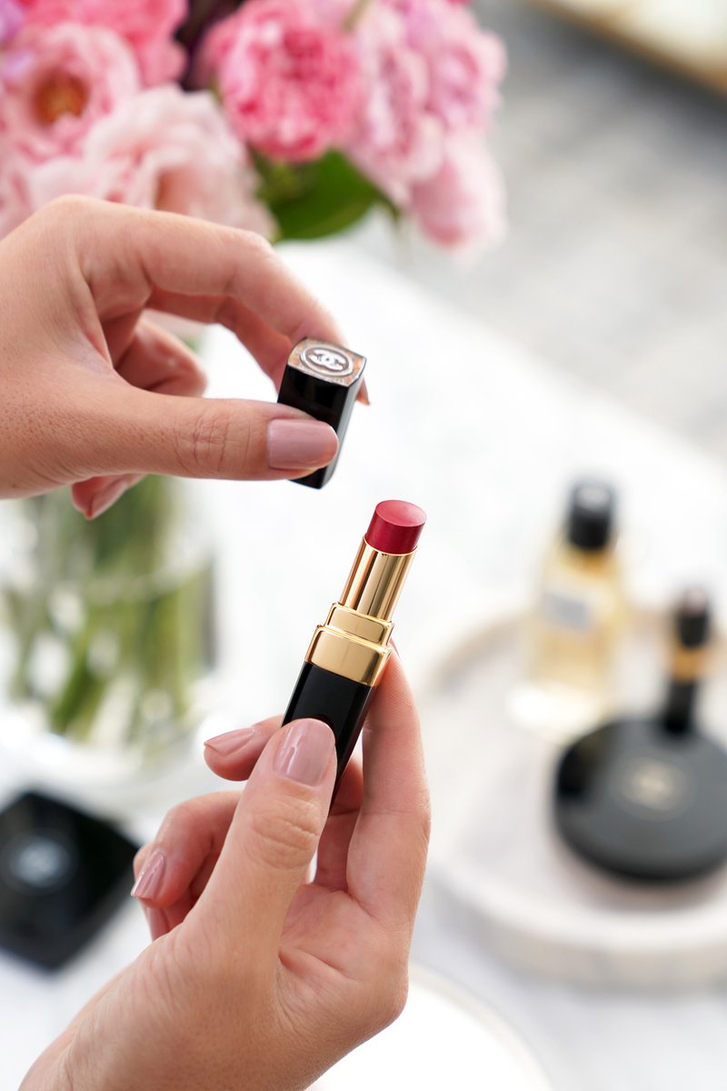 A look at the <a href="/CHANEL/">CHANEL</a> Black Friday Rouge Coco Flash in Coco Club bit.ly/chanel-blackfr… #chanel #chanelbeauty #giftfromchanel