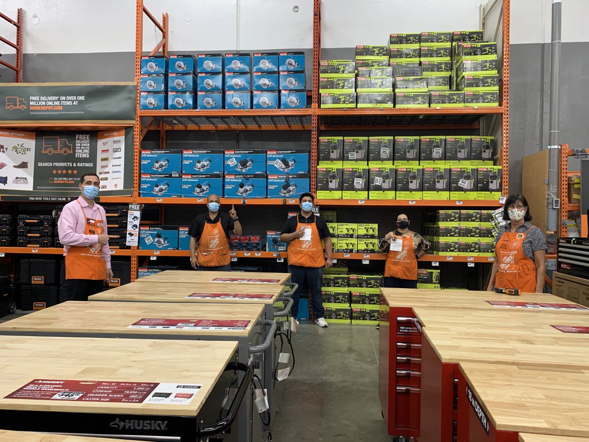 Congrats to garden DS Vanessa Jiminez and flooring associate Javier Ruiz for getting recognized by <a href="/MejutoAllen/">Allen Mejuto</a> and <a href="/cathy4plants/">Cathy Morrow</a> on this Black Friday morning for living our values &amp; setting the example!