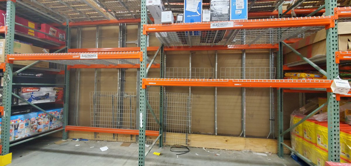 T2095 is selling TV's like hotcakes 😋❤
OUR BACKROOM HAS ZERO TVS AND OUR TEAM IS ROCKING IT OUT HERE👍
<a href="/crw12tarheel/">Chuck Williams</a> <a href="/ThatTJBurns/">TJ Burns</a> @HannahS37689142 @baileybump17 @Alyssa_Todd05 <a href="/BlakeHillTarget/">Blake Hill</a> @Devenn_Williams @TwoJo90Five