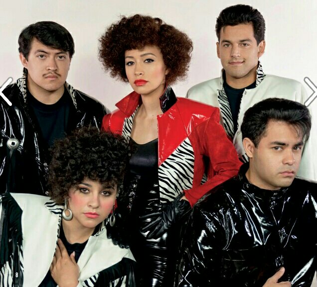 queenselena71's tweet photo. 1987 💜 #SelenaTheSeries https://t.co/KAPl3k5fUy