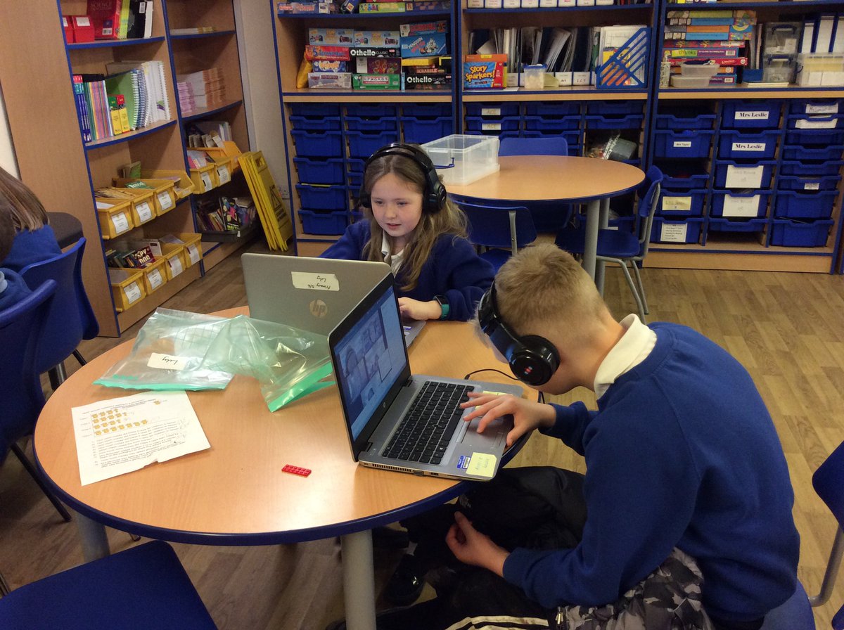 Duncan_Mrs_'s tweet photo. The diversity group asked how many languages are spoken at Danestone? @DanestoneP we speak 10 different languages at home! Our next BIG Q-how to get rid of hate speech @MrsSinclair2019 #DiversityGroup #understanding https://t.co/xh65uV7eBM