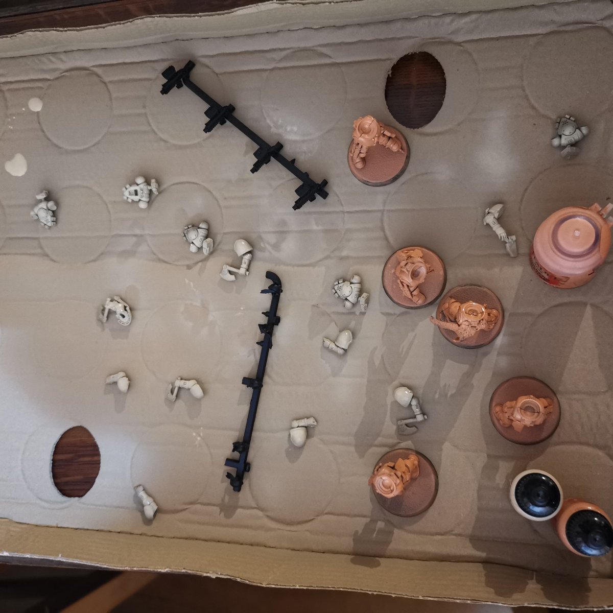 brush_muddy's tweet photo. After the overwhelming support for the Chaplain I received yesterday it's got me right back on the job with my next 5 Incursors

#stormcrows #warhammer #warhammercommunity #warhammer40k #warhammer40000 #40k #spacemarines #adeptusastartes #primarisspacemarines #primaris #incursors https://t.co/s600V3DuWd