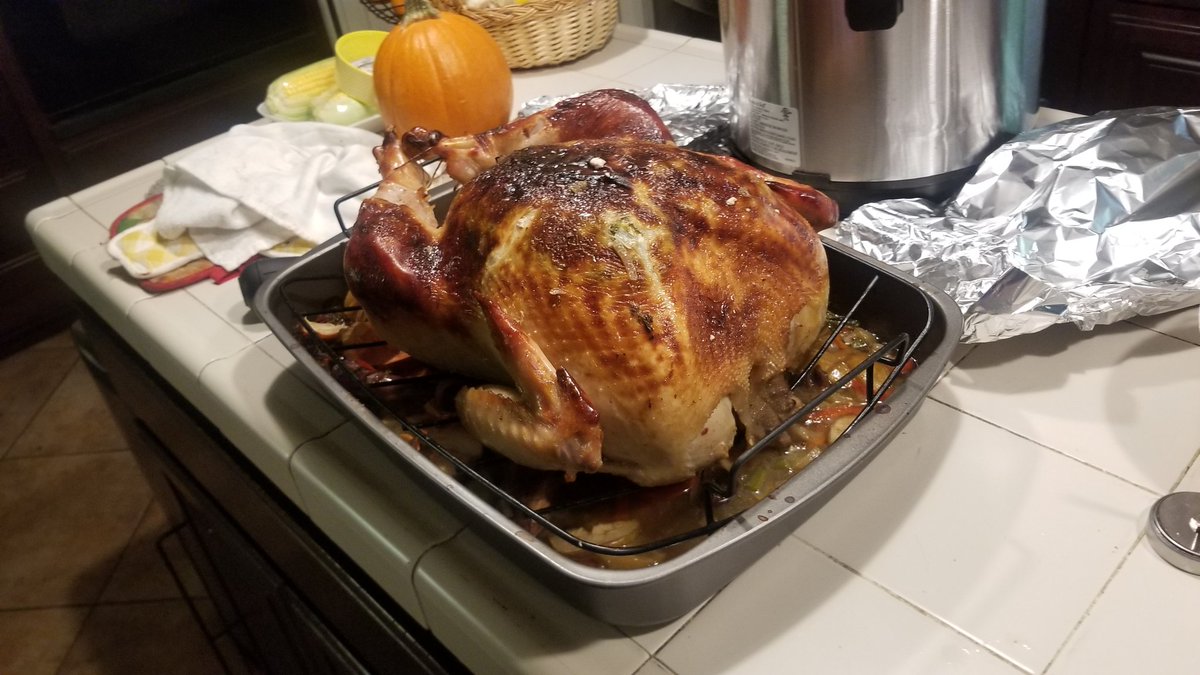 PuppensPuppen's tweet photo. I really had an amazing thanksgiving last night and I was happy to see that all of my prepping worked out. Now i have some yummy cajun leftovers that I can eat over the weekend and feel it in my gut (´・ω・`)🍠🍗

#femboycooking #femboythanksgiving https://t.co/MNrStUEMMS