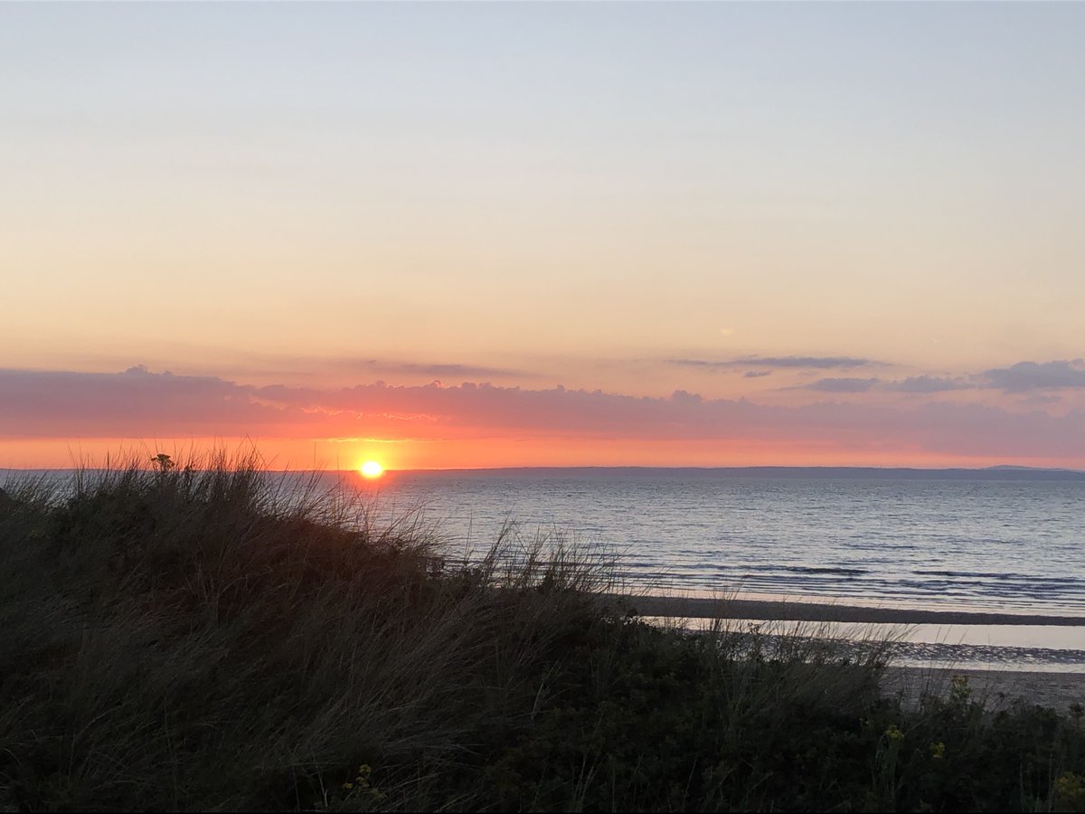 anneinhope's tweet photo. @Jon_Clifton78 #photoaday16 Have loved it, Jon - thank you!
Last light from me:  the hope that knowing that, as the sun goes down, it rises again the next morning https://t.co/mjhK6jl52g
