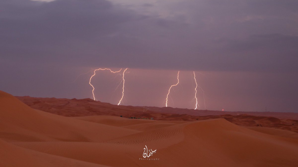 s_99909's tweet photo. أمطار #الزلفي عصر اليوم https://t.co/aGpjxdsT0m