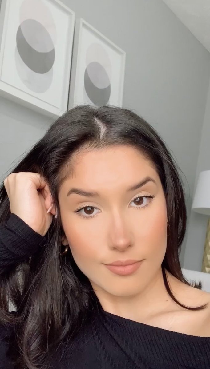 _Vivianjolieee's tweet photo. yea, I’m her https://t.co/tARTe2VE2n