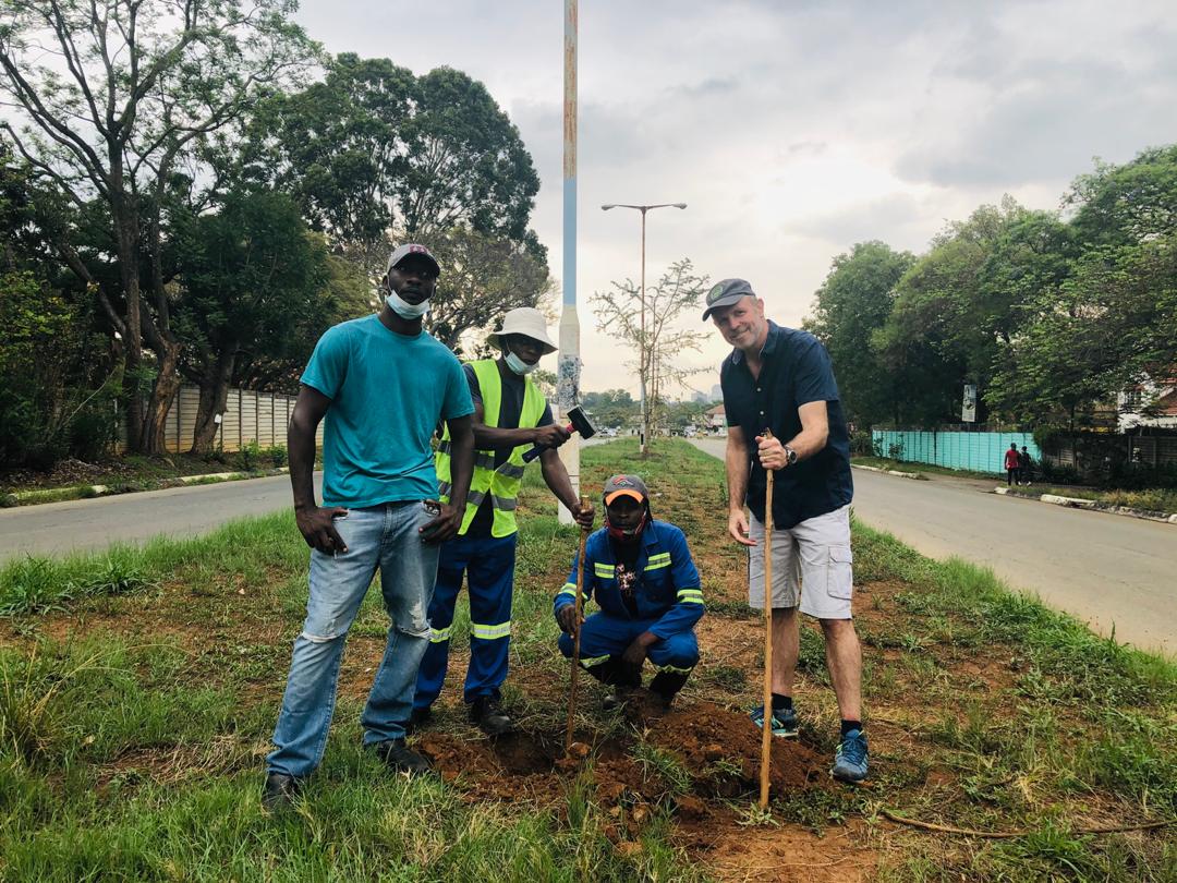 ZimTreeTrust's tweet photo. Yesterday we planted 70 Acacia Siberiana on Old Enterprise with @NLinZimbabwe and help from Hellenic School and @cohsunshinecity. Another step closer to our goal of 2000 trees planted this season! https://t.co/evJYQDtGdc