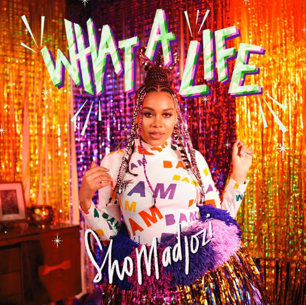starnews_mobile's tweet photo. Here’s what #NewMusicFriday brought us this week 💃💃
@ShoMadjozi - #WhatALife
@FOCALISTIC - #Onoroko
@LebzaTheVillain - #House116
@ItsYangaChief - #PopStar
#StarNewsMobile https://t.co/hTnxZaARGd