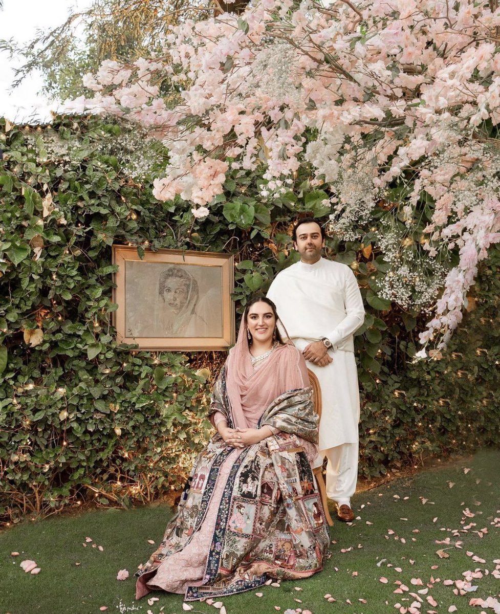 MajeedKhanPPP's tweet image. Congratulations BiBi @BakhtawarBZ on #officiallyengaged💍, All Jiyalas are so happy at this joyfully event after decades.💕
We are extremely missing Our greatest Mother Shaheed Benazir Bhutto at this moment 💔 
#bakhtawarbhuttozardari