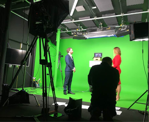 PendulumSummit's tweet photo. Special mention to our two hosts with the mosts! 😂 Thanks so much to @colmoregan &amp; @TheGinaLondon who've been slaving over a hot green screen all day to introduce us to all the sessions for us here at #pendulumvirtual, we'd be lost without them! Thanks you guys! Well done 😎 https://t.co/zwww7VpoBk