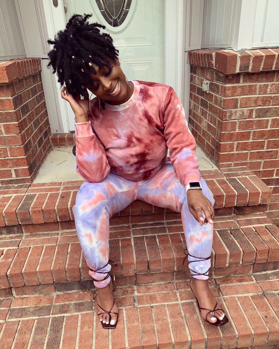 _themogulj's tweet photo. chill, but still a B I G deal 💕

#locluv #locdndope #locdqueen ✨ https://t.co/wwy1fEloSP