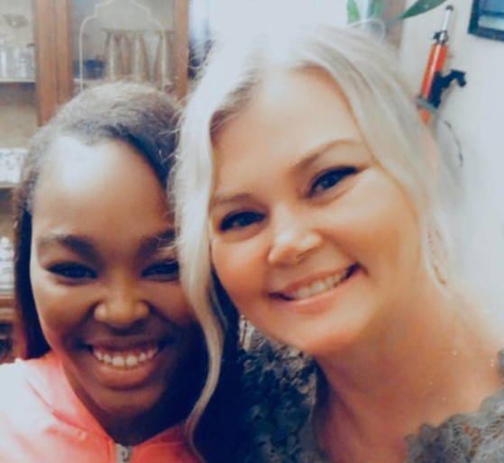 SkyWestJobs's tweet photo. SkyWest flight attendants are known for extraordinary service and compassion. At times, that goes beyond the cabin and led to Tina Meeke providing a Thanksgiving meal and fresh start to a teenager and her family.
Read More: https://t.co/U0DU3MzTbr https://t.co/wnf4KZ7StA