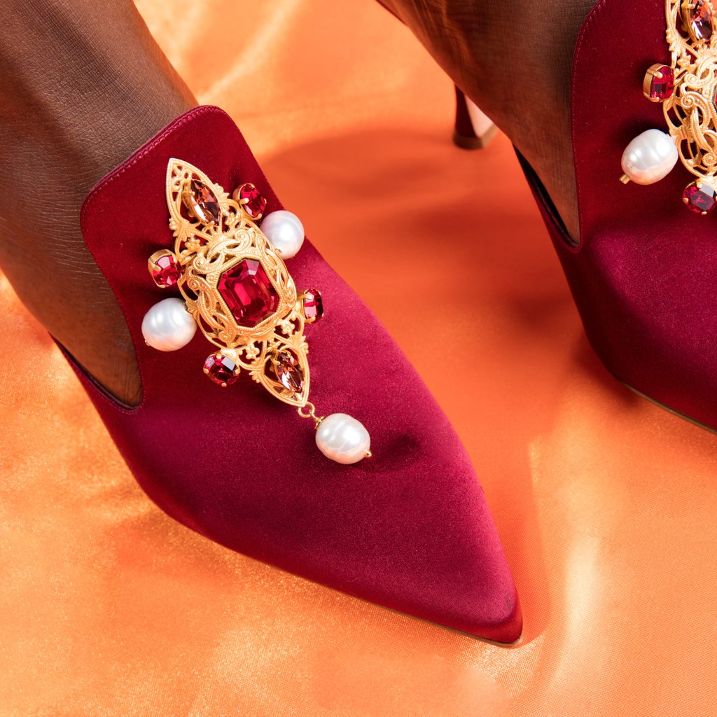 FashionweekNYC's tweet photo. Happy Birthday to Legendary Shoe Designer Manolo Blahnik 👠👠👠 https://t.co/HcWseEwpAu
