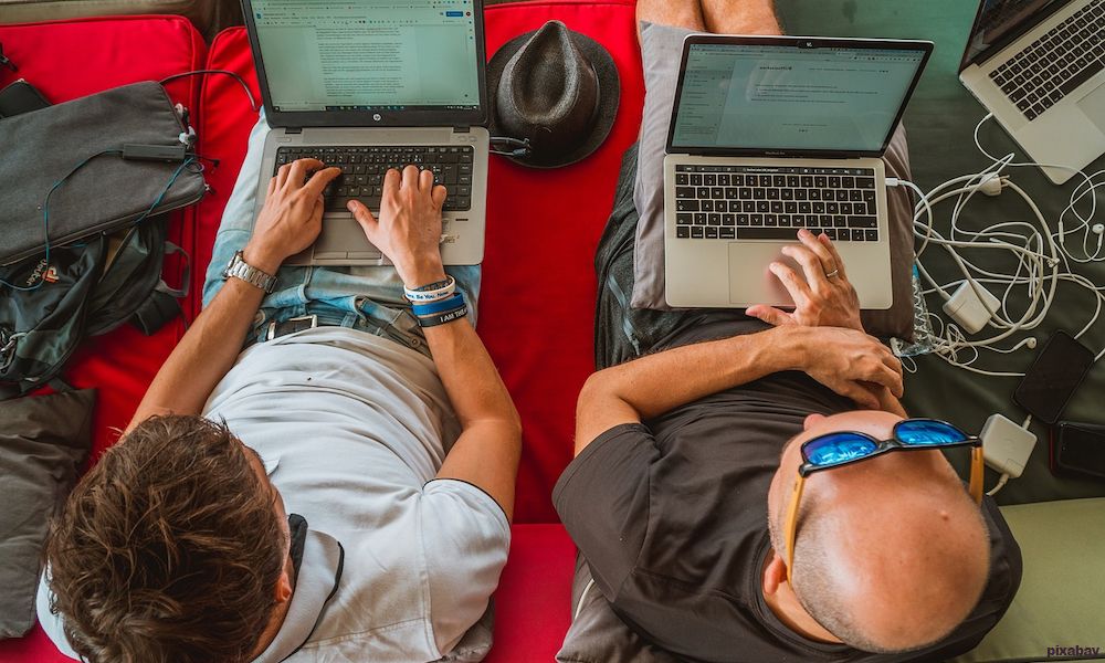 Are you remote working due to #COVID19?
Check out these tips on how to avoid distractions, focus and be productive at home via @businesstalk
https://t.co/ZuvG5JTGTm
#RemoteWorking #Productivity https://t.co/wPYizHkNzf