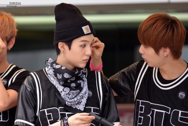 Let me start with yoongi cause seokjin is yoongi's only hyung in the group 