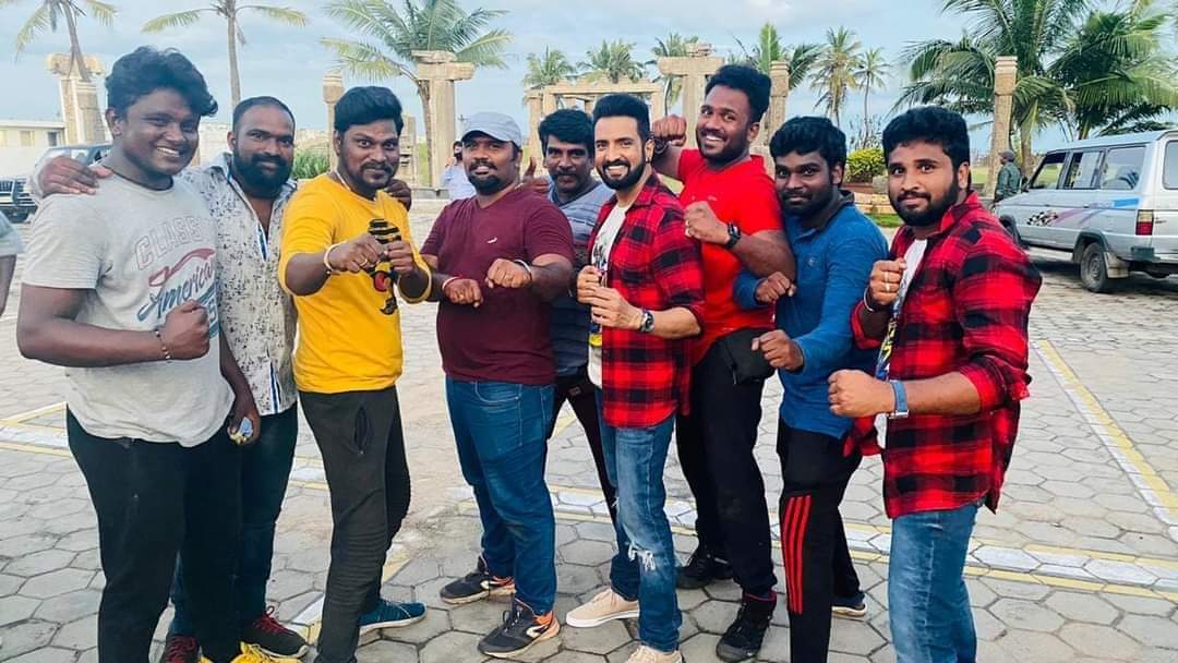 fan_santa's tweet photo. அடுத்த படத்தோட New Look Pola 🥳🥳😍😍😍 Thalaivan Vera Levela Irukkaru Stead irukku Bayangaramana Sambavam Irukkum வெறித்தனம் வெறித்தனம் 🙏🙏🔥🔥🔥🔥 https://t.co/GEUyZ70733