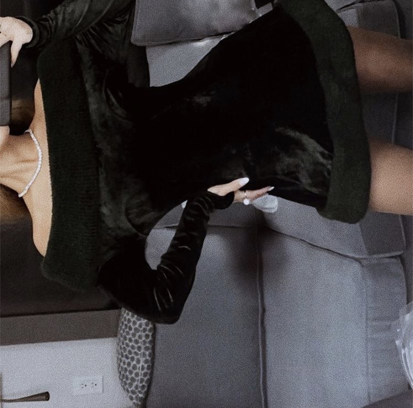 OBVlOUSAG's tweet photo. IM SO EXCITED @ArianaGrande https://t.co/MHRbidR9UZ