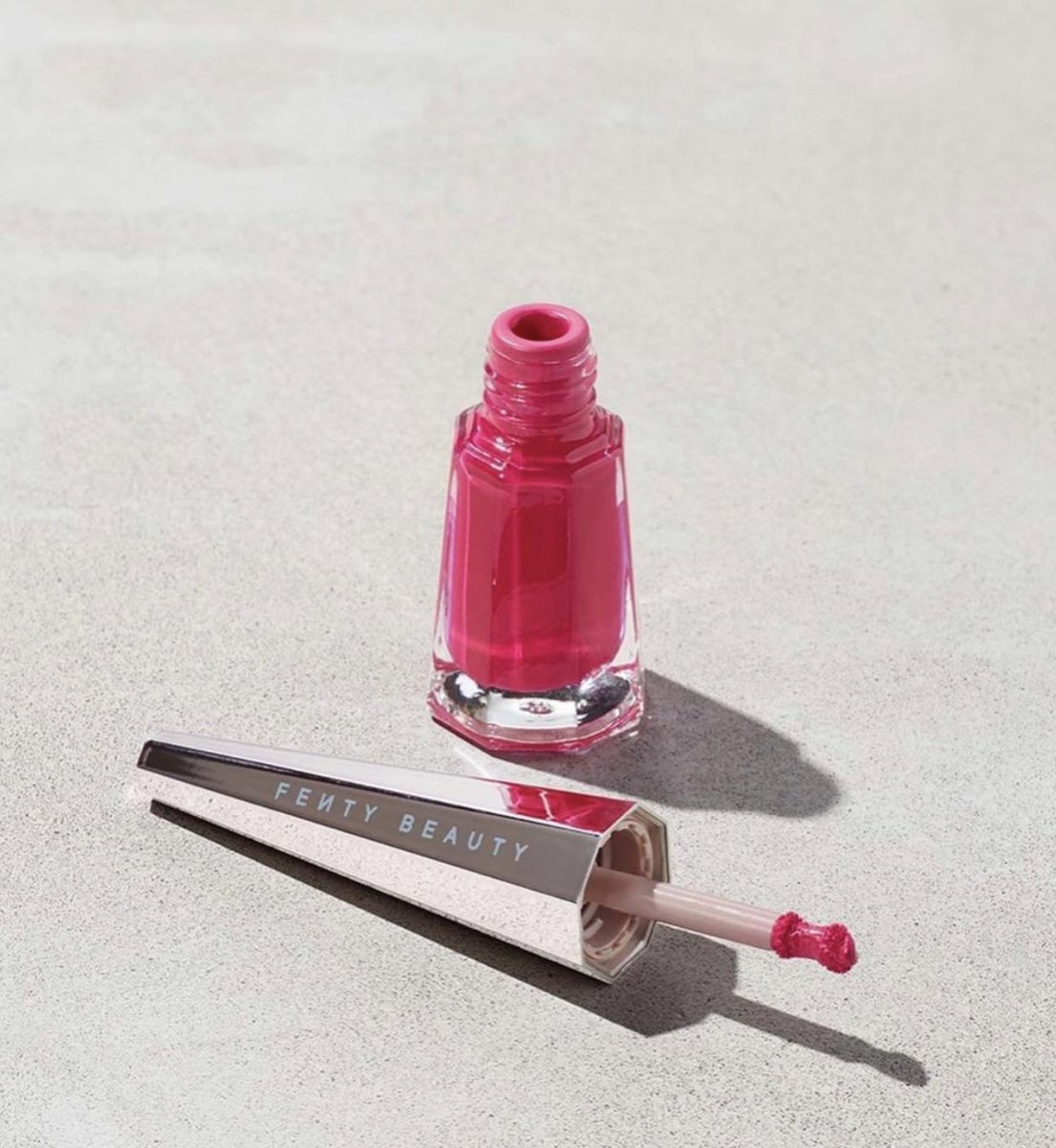 Unlocked Fenty Beauty by Rihanna✨✨ un Stunna Lip Paint sólo por $19 hoy entrega inmediata!❤️❤️❤️ Todo menos el 20%