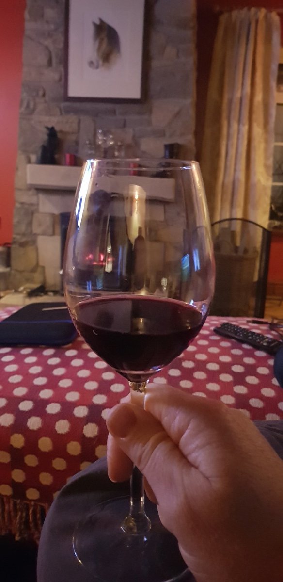 ChrisZeds's tweet photo. Going to enjoy this.... cheers y'all! @09EA63 @celticswede @Priceybeth @lauraamythomas @stuhunt69 @JadeChant @Tanya47239905 https://t.co/aKNPJmO9eS