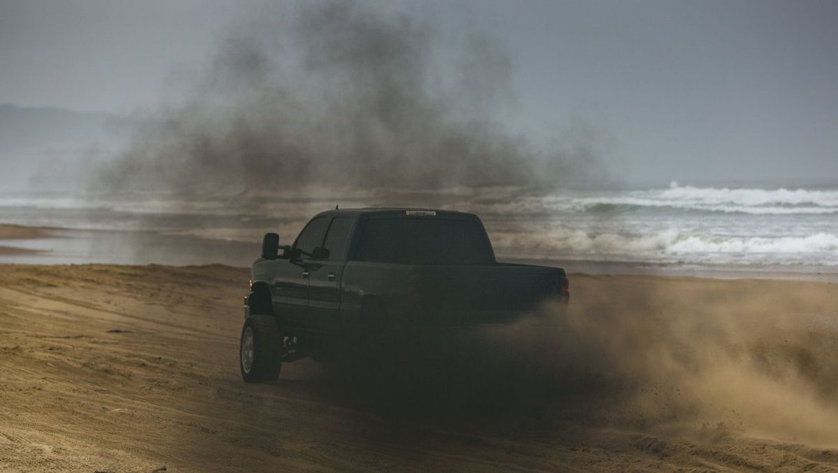 Der US-Umweltbehörde zufolge sorgen illegal umgebaute Pickups in den USA für erhebliche Luftverschmutzung und übertreffen sogar die Effekte des Dieselskandals. Die Autoindustrie trifft keine Schuld. spiegel.de/auto/epa-unter…