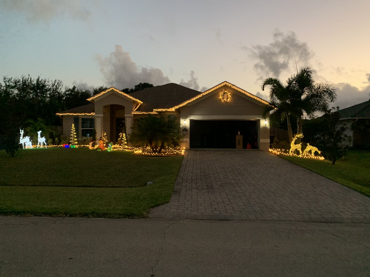 CityPortStLucie's tweet photo. The #PSLinLights map is filling up! 📍
Residents are already sending us photos of their homes decorated for the holidays, and as soon as they do, we update our holiday lights map. 🗺️
Business owners! You can enter the contest, too! 👍
Contest rules ➡️ https://t.co/LU23Fb0MnZ https://t.co/xsSOhOZFDC